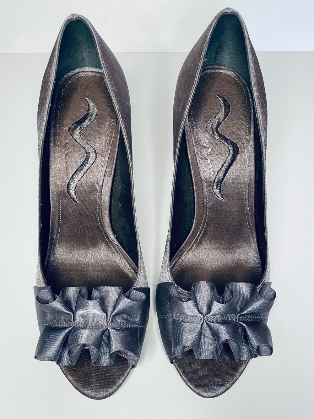 Women's Y2K Satin Peep-Toe Heels with Ruffle Accent - Gray